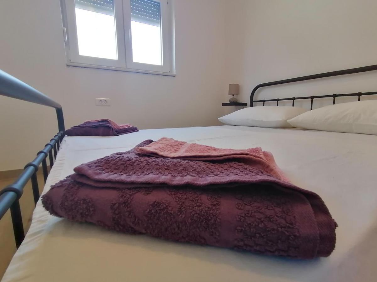 Villa Marta 3 Bedrooms, 2 Baths And Pool Каштель-Штафилич Экстерьер фото