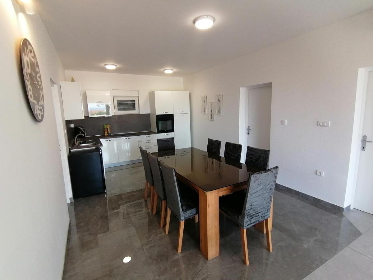 Villa Marta 3 Bedrooms, 2 Baths And Pool Каштель-Штафилич Экстерьер фото