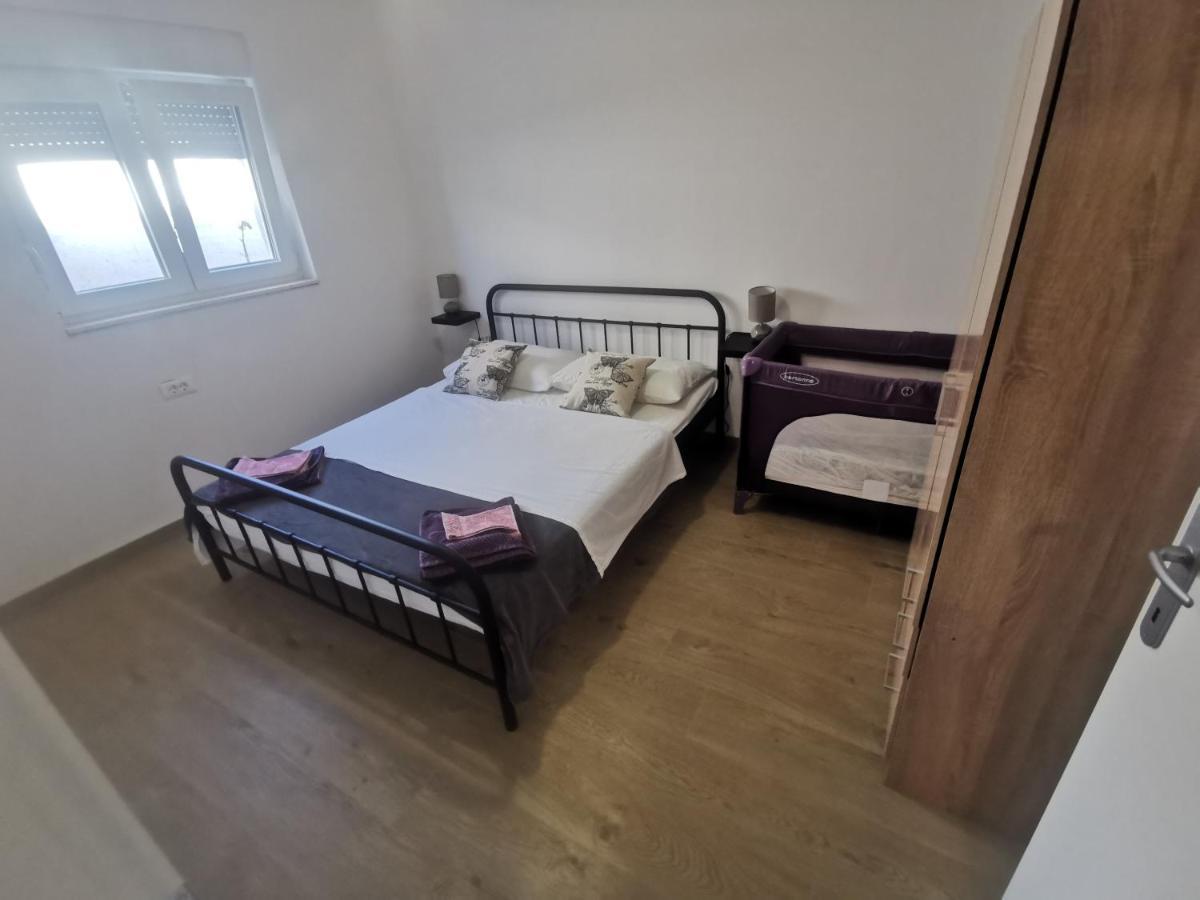 Villa Marta 3 Bedrooms, 2 Baths And Pool Каштель-Штафилич Экстерьер фото